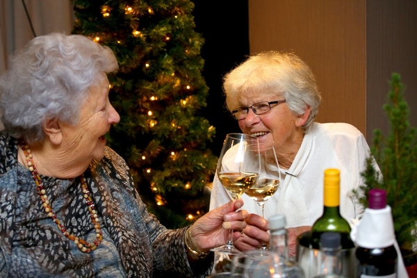 Beide Bedienen Spelling Kerstdiners voor ouderen · Valk Verrast