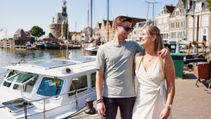 Koppel aan het wandelen